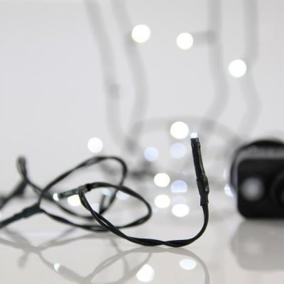 ΣΕΙΡΑ, 50 LED 3mm, 4.5V ΜΕΤΑΣΧΗΜΑΤΙΣΤΗ, 8 ΠΡΟΓΡΑΜΜΑΤΑ & ΜΝΗΜΗ, ΠΡΑΣΙΝΟ PVC ΚΑΛΩΔΙΟ, ΛΕΥΚΟ LED ΑΝΑ 5cm, ΠΡΟΕΚΤΑΣΗ ΠΑΡΟΧΗΣ 3m, IP44 (600-13100)