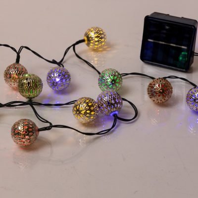 ΣΕΙΡΑ, 40 LED 5mm, ΜΠΑΛΕΣ ΒΟΗΟ 3cm, ΗΛΙΑΚΟ ΣΥΛΛΕΚΤΗ ΜΕ ΑΙΣΘΗΤΗΡΑ ΦΩΤΟΣ, 8 ΠΡΟΓΡΑΜΜΑΤΑ, ΠΡΑΣΙΝΟ PVC ΚΑΛΩΔΙΟ, ΧΡΩΜΑΤΙΣΤΟ LED ΑΝΑ 10cm, ΠΡΟΕΚΤΑΣΗ ΠΑΡΟΧΗΣ 1m, ΙΡ44 (600-04700)