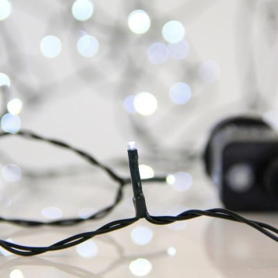 ΣΕΙΡΑ, 240 LED 3mm, 31V ΜΕΤΑΣΧΗΜΑΤΙΣΤΗ, 8 ΠΡΟΓΡΑΜΜΑΤΑ & ΜΝΗΜΗ, ΠΡΑΣΙΝΟ PVC ΚΑΛΩΔΙΟ, ΛΕΥΚΟ LED ΑΝΑ 5cm, ΠΡΟΕΚΤΑΣΗ ΠΑΡΟΧΗΣ 3m, ΙΡ44 (600-13280)