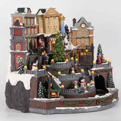 ΠΟΛΗ ΜΕ ΧΡΙΣΤΟΥΓΕΝΝΙΑΤΙΚΟ ΔΕΝΤΡΟ ΚΑΙ ΤΡΑΙΝΑΚΙ, ΜΕ ΜΟΥΣΙΚΗ ΚΑΙ ΚΙΝΗΣΗ, ΜΕ ΜΕΤΑΣΧΗΜΑΤΙΣΤΗ, 46x41x37cm (600-48412)