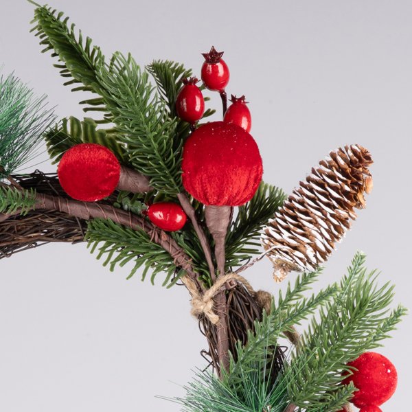 ΣΤΕΦΑΝΙ ΠΡΑΣΙΝΟ ΜΕ ΒΕΛΟΥΔΙΝΕΣ ΚΟΚΚΙΝΕΣ ΜΠΑΛΕΣ, ΚΛΑΔΑΚΙΑ ΜΕ ΚΡΑΝΑ ΚΑΙ ΧΙΟΝΙΣΜΕΝΕΣ ΚΟΥΚΟΥΝΑΡΕΣ, 30cm (600-49443)