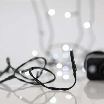 ΣΕΙΡΑ, 50 LED 3mm, 4.5V ΜΕΤΑΣΧΗΜΑΤΙΣΤΗ, 8 ΠΡΟΓΡΑΜΜΑΤΑ & ΜΝΗΜΗ, ΠΡΑΣΙΝΟ PVC ΚΑΛΩΔΙΟ, ΛΕΥΚΟ LED ΑΝΑ 5cm, ΠΡΟΕΚΤΑΣΗ ΠΑΡΟΧΗΣ 3m, IP44 (600-13100)