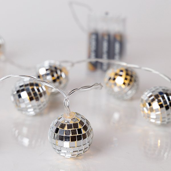 ΣΕΙΡΑ, 10 LED 5mm, DISCO ΜΠΑΛΙΤΣΕΣ, ΜΠΑΤΑΡΙΑΣ 3xAA, ΧΡΟΝΟΔΙΑΚΟΠΤΗ, ΔΙΑΦΑΝΟ PVC ΚΑΛΩΔΙΟ, ΘΕΡΜΟ ΛΕΥΚΟ LED ΑΝΑ 15cm, ΠΡΟΕΚΤΑΣΗ ΠΑΡΟΧΗΣ 30cm, IP20 (600-03060) - Image 2