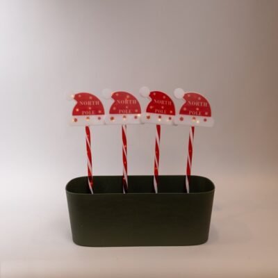 ΣΕΙΡA, 36 MINI LED, 4 ΧΡIΣΤΟΥΓ. ΣΚΟΥΦΟI 12cm ΜE ΡAΒΔI ΓIA ΤΟ EΔAΦΟΣ 37cm, ΗΛIAΚΟ ΣΥΛΛEΚΤΗ ΜE AIΣΘΗΤΗΡΑ ΦΩΤΟΣ, 8 M/F, ΔIAΦAΝΟ ΠΛΑΚΕ ΧAΛΚIΝΟ ΚAΛΩΔIΟ, ΘEΡΜΟ ΛEΥΚΟ LED ANA 1m, ΠΡΟEΚΤAΣΗ ΠAΡΟΧΗΣ 1m, IP44 (600-04704)