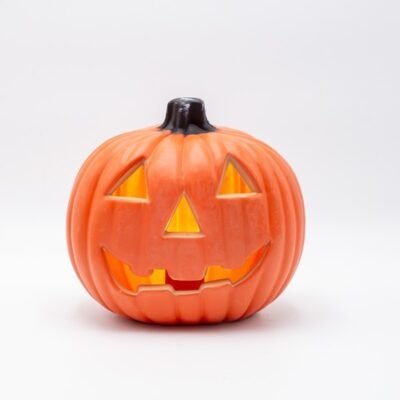 ΦΩΤΙΖΟΜΕΝΗ ΠΟΡΤΟΚΑΛΙ ΚΟΛΟΚΥΘΑ, HALLOWEEN ΣΧΕΔΙΟ ΜΕ ΣΚΑΛΙΣΤΟ ΠΡΟΣΩΠΟ, ΜΠΑΤΑΡΙΑΣ 2xAA, 6 ΘΕΡΜΑ ΛΕΥΚΑ LED, 20x15x19cm, IP20 (600-47659)